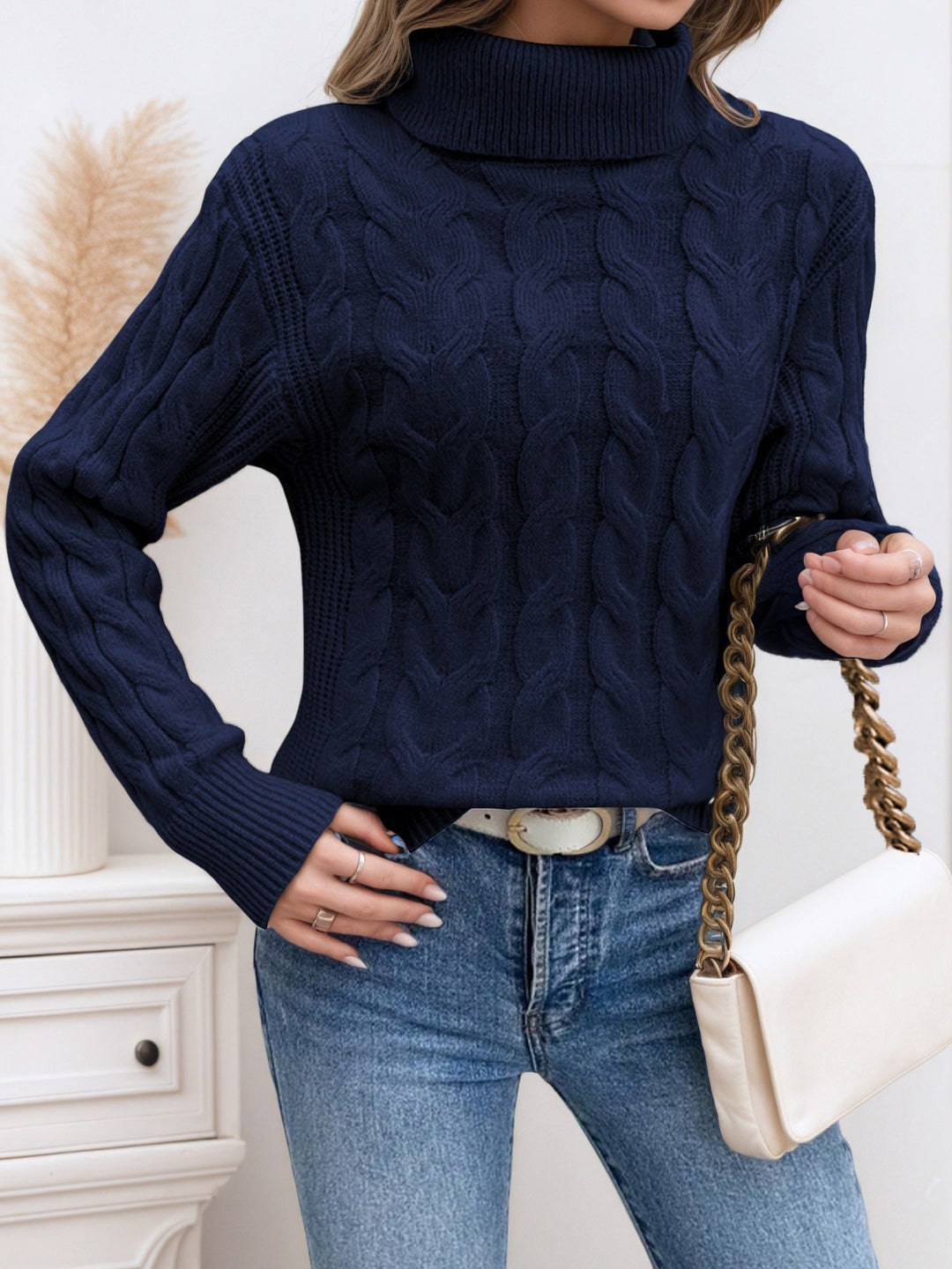 Damen Strickpullover mit hohem Kragen und Zopfmuster R&B