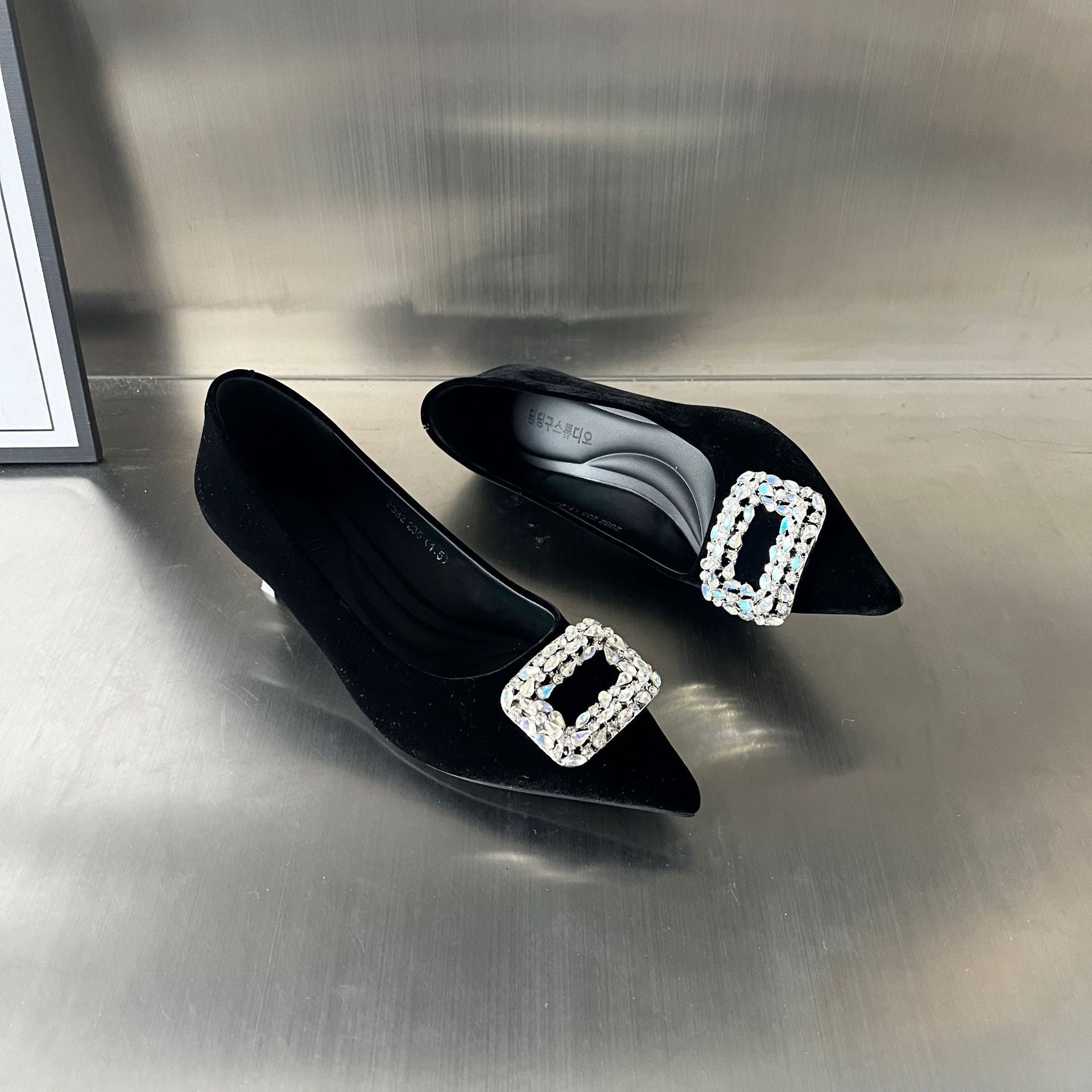 Damen elegante Pumps mit funkelnder Schmuckapplikation R&B