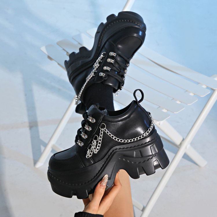 Damen Chunky Sneaker mit glanzvollen Kettenakzenten R&B
