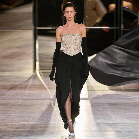 Damen elegantes Abendkleid mit schimmerndem Spitzenoberteil und Drapierungsdetails R&B