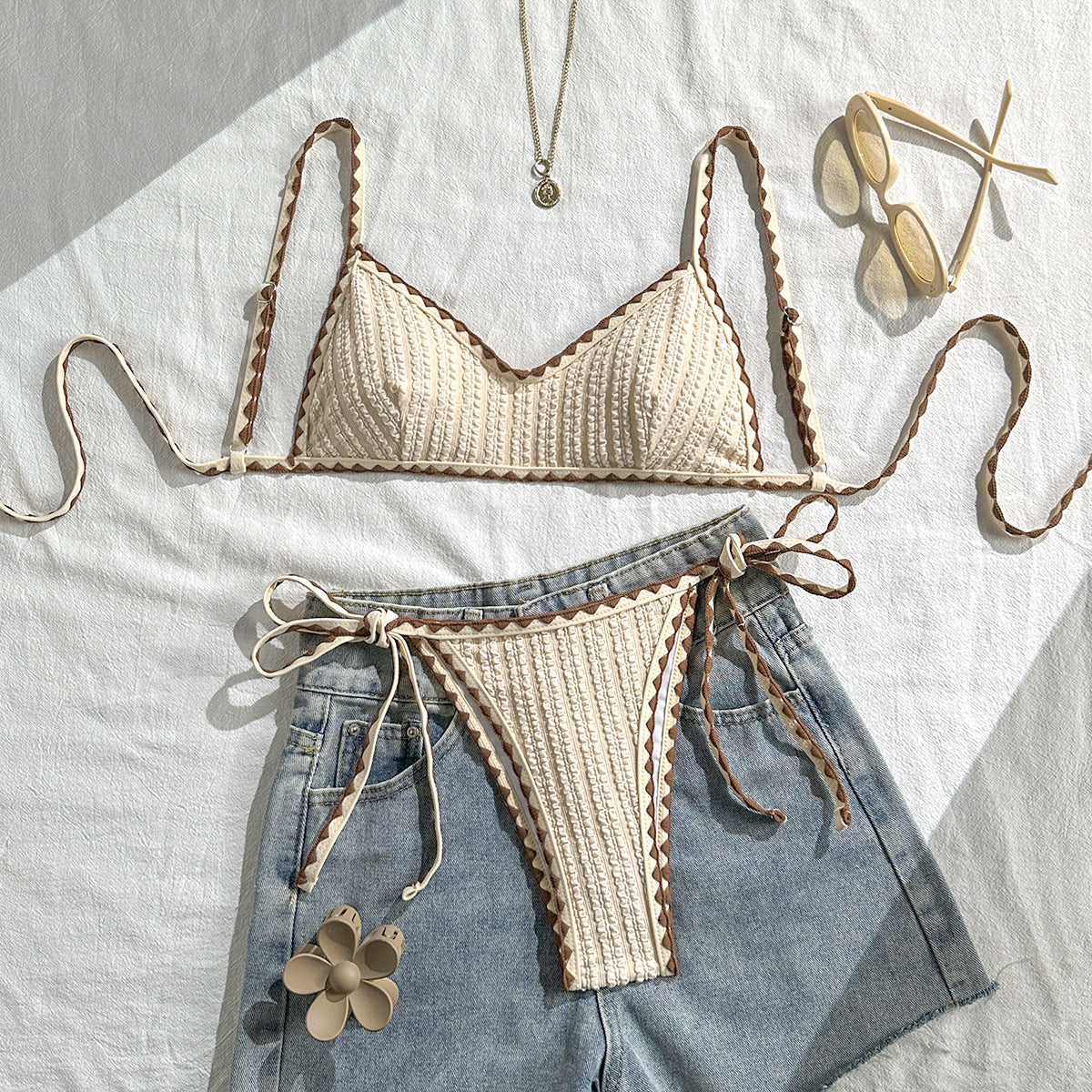 Damen Triangel-Bikini mit gestreiften BindR&Bändern R&B
