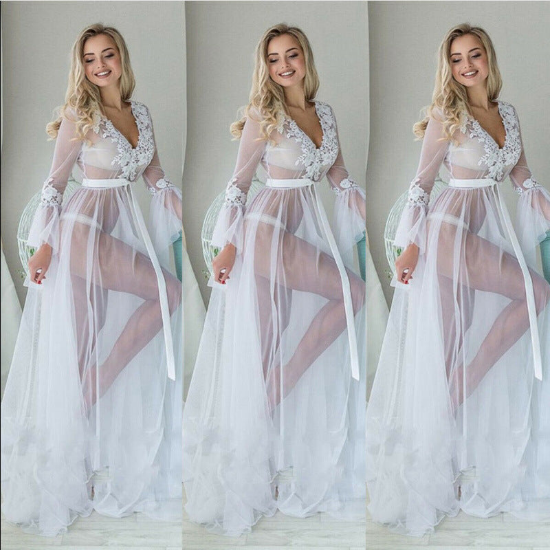 Damen Transparentes Abendkleid mit zierlichen Spitzenapplikationen und schwingendem Tüllsaum R&B