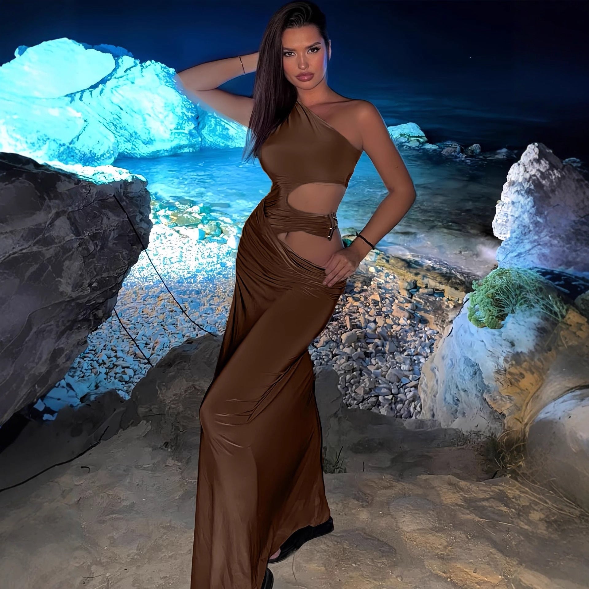 Damen Körperbetontes Maxikleid mit asymmetrischem Schnitt und exklusiven Cut-Out-Details R&B
