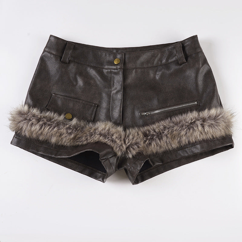 Damen Kunstleder-Shorts mit dekorativen Knopfdetails R&B