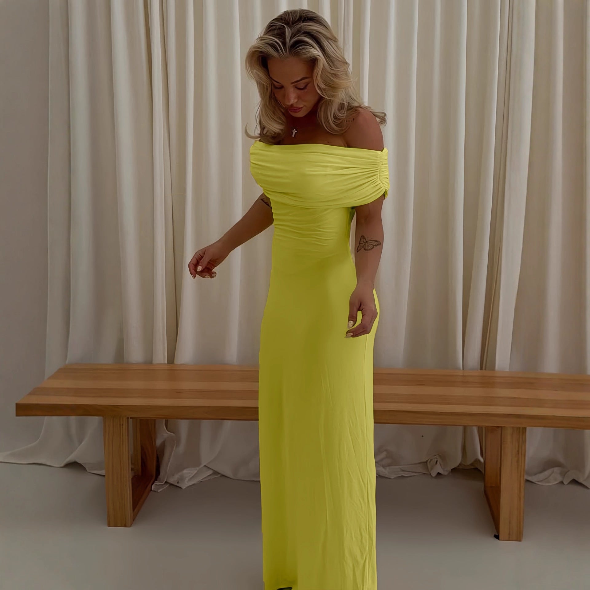 Damen Off-Shoulder Maxikleid mit dekorativen Rüschendetails R&B