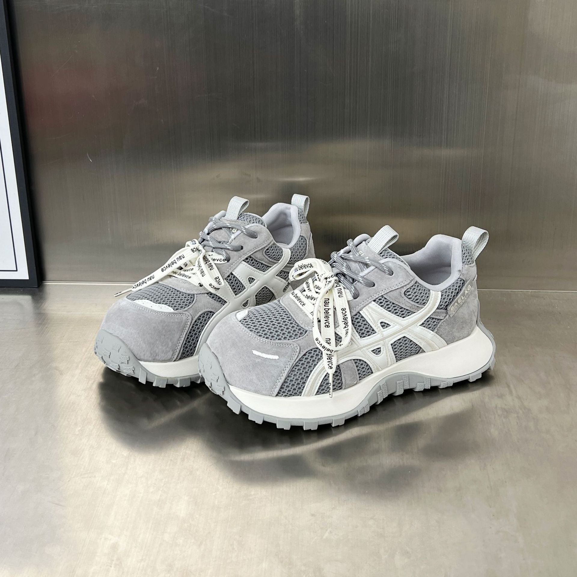 Damen vielseitige Sport Sneakers mit atmungsaktivem Mesh und robustem Obermaterial R&B