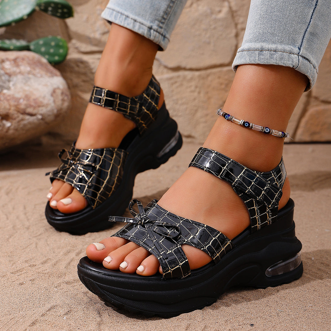Damen Komfortable Sommerschuhe mit modischem Krokodil-Design und funktionalem Klettverschluss R&B