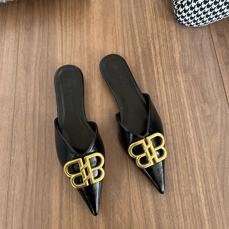 Damen Elegante Mules mit spitzem Zehenbereich und dekorativem Schnallen-Detail R&B