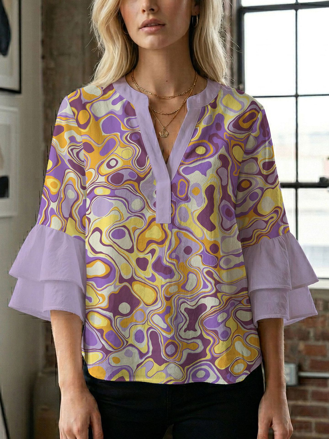 Damen Bluse mit voluminösen Flügelärmel und intensivem Blattmuster R&B