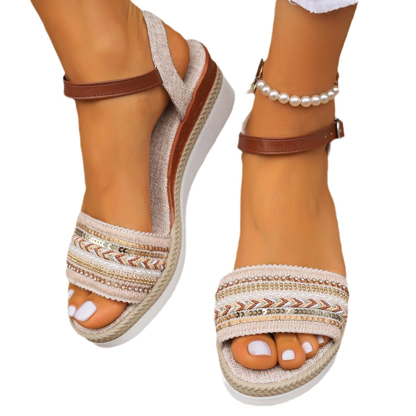 Damen Bequeme Plateau-Sandalen mit verstellbarem Riemchen und modischen Details EB