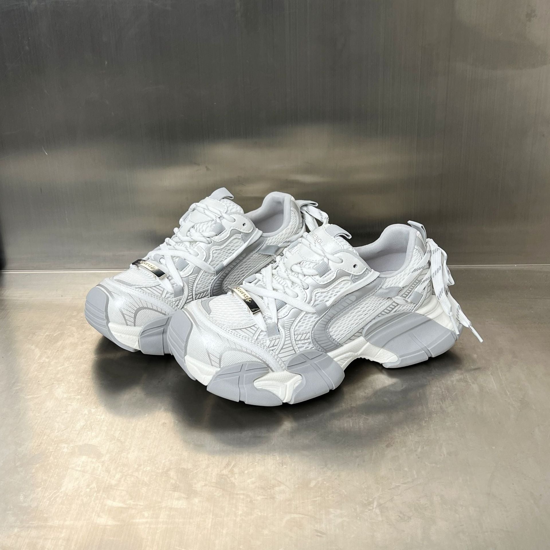 Damen Sportliche Sneakers mit atmungsaktivem Mesh-Obermaterial und dämpfendem Profil R&B