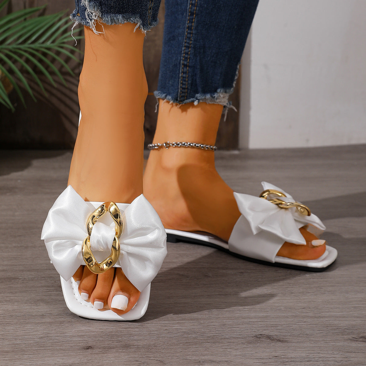 Damen Modische Slide-Sandalen mit glänzendem Schleifen-Detail R&B