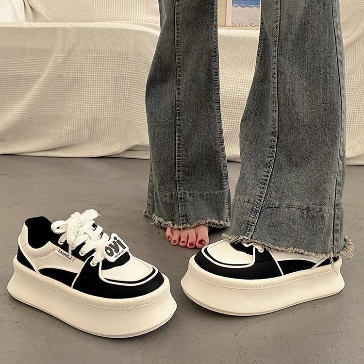Damen Sportliche Sneakers mit dickem Plateau und modischen Akzenten R&B
