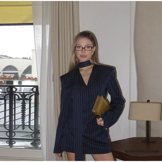 Damen Elegante Blazer-Shorts-Kombination mit schmalen Streifen und modernem Kragen R&B