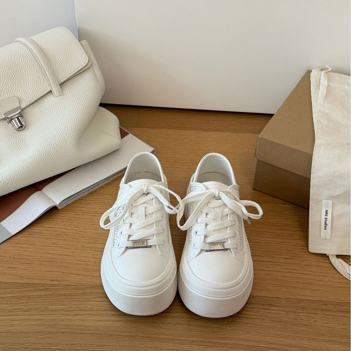 Damen Modische Sneaker mit atmungsaktiver Obermaterialstruktur und stabiler Sohle