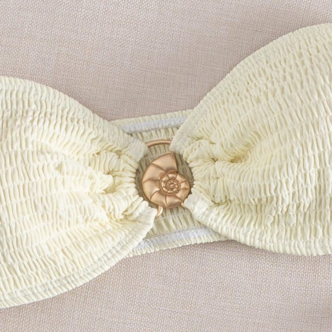 Damen Bandeau-Bikini mit Rüschendetails und modischem Schmuckakzent R&B