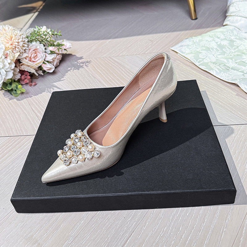 Damen elegante spitze Pumps mit strassverzierter Schleife