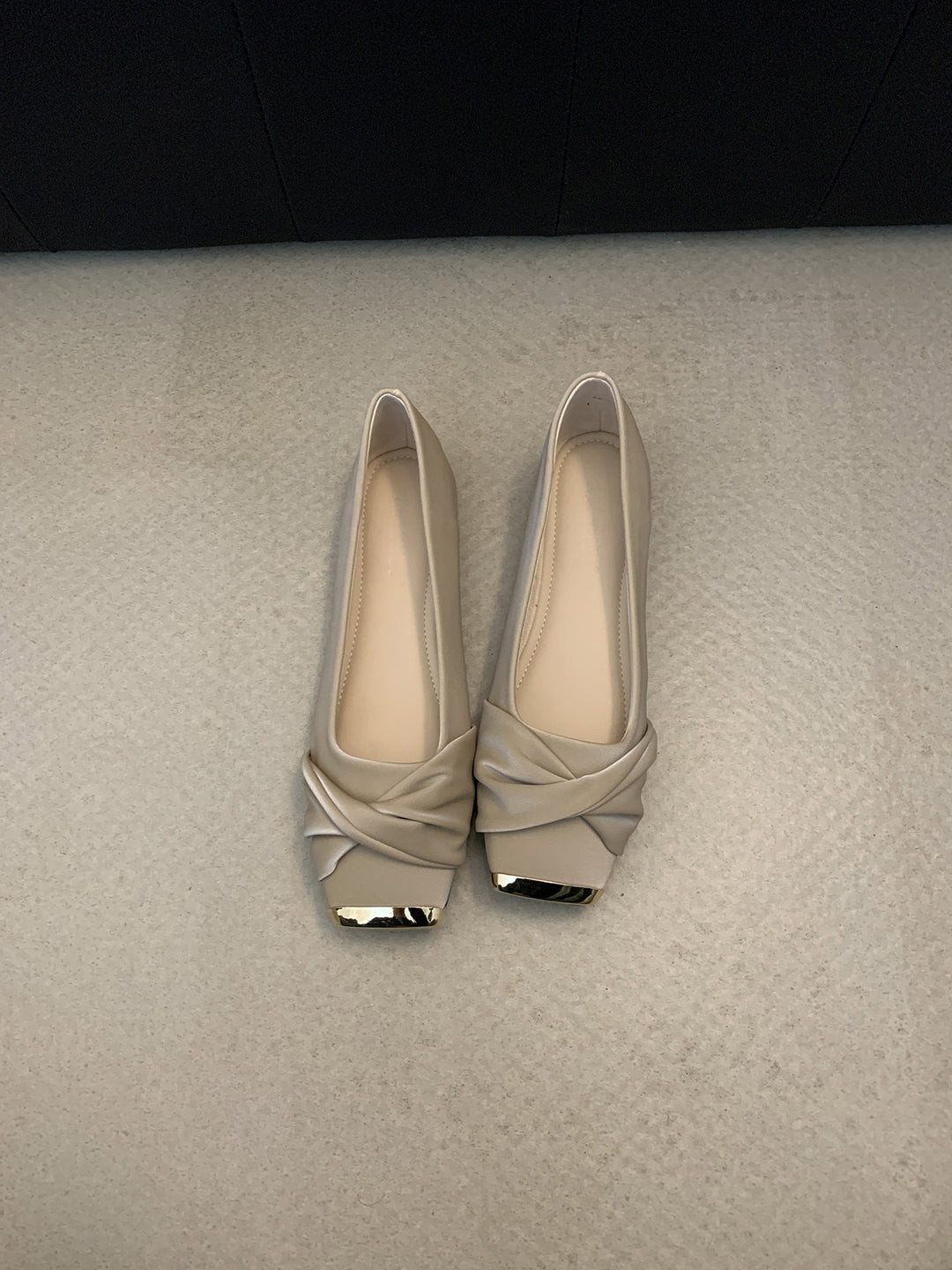 Damen Ballerinas mit eleganter Drapierung und glänzender Schuhspitze R&B