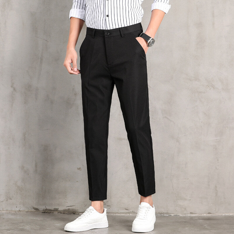 Herren moderneChinohose mit slim fit Schnitt und praktischen Seitentaschen R&B