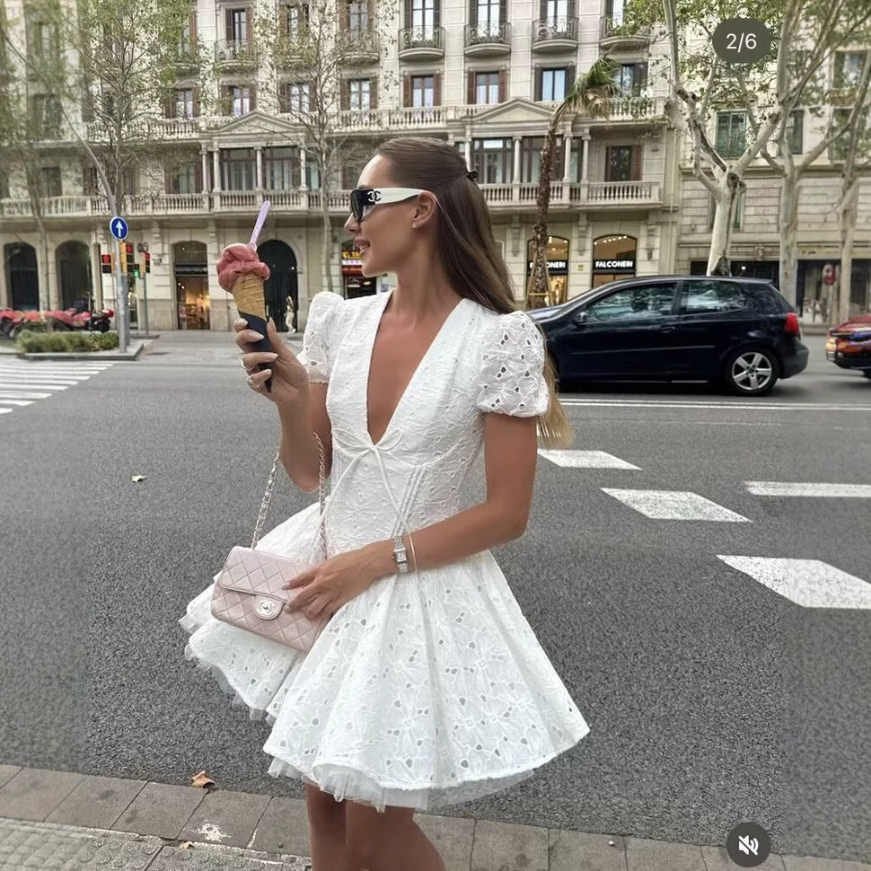 Damen Sommerkleid mit zarter Stickerei und voluminösem Rock R&B