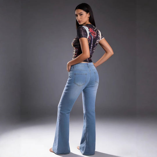 Damen Schlagjeans mit bunten Knopfdetails und hohem Bund R&B