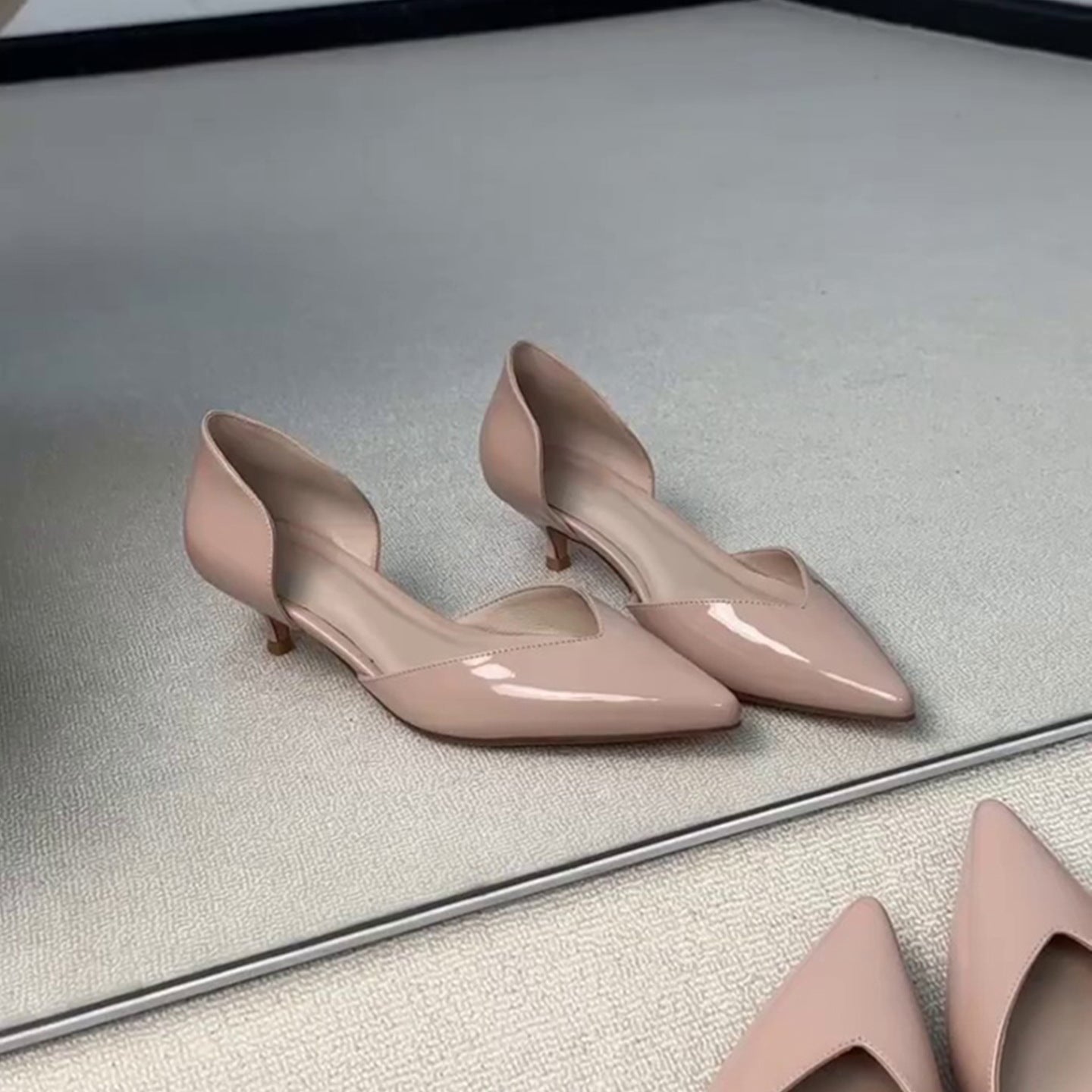 Damen elegante Pumps mit moderner Cut-Out-Optik R&B