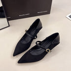 Damen elegante Spitzenpumps mit zierlichem Riemen