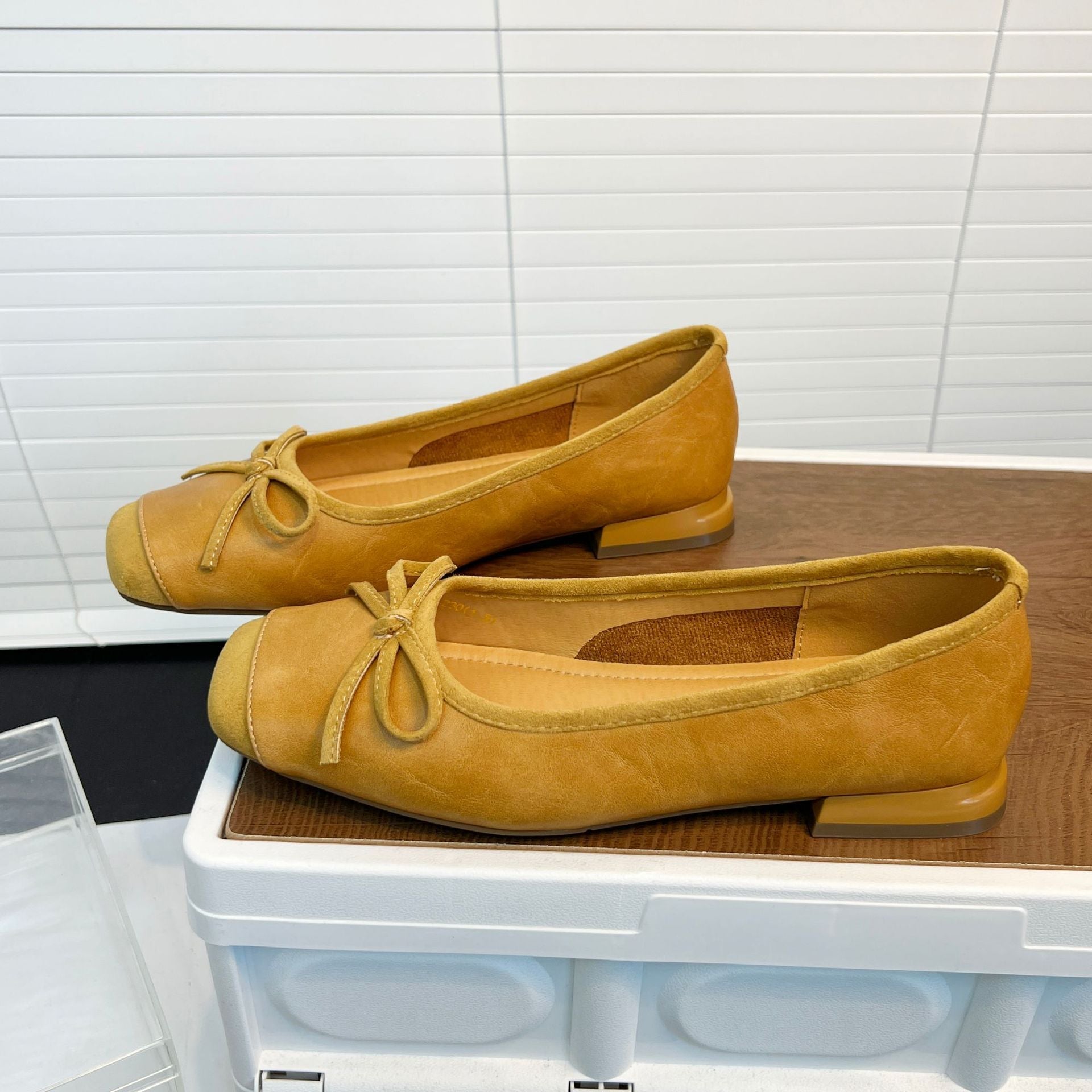 Damen Elegante Ballerinas mit feinem Leder und dekorativem Schleifenverschluss R&B
