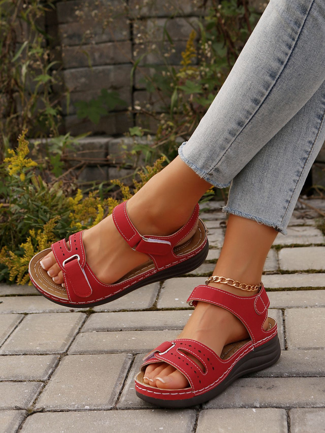 Damen Komfortable Riemensandalen mit verstellbarem Klettverschluss R&B