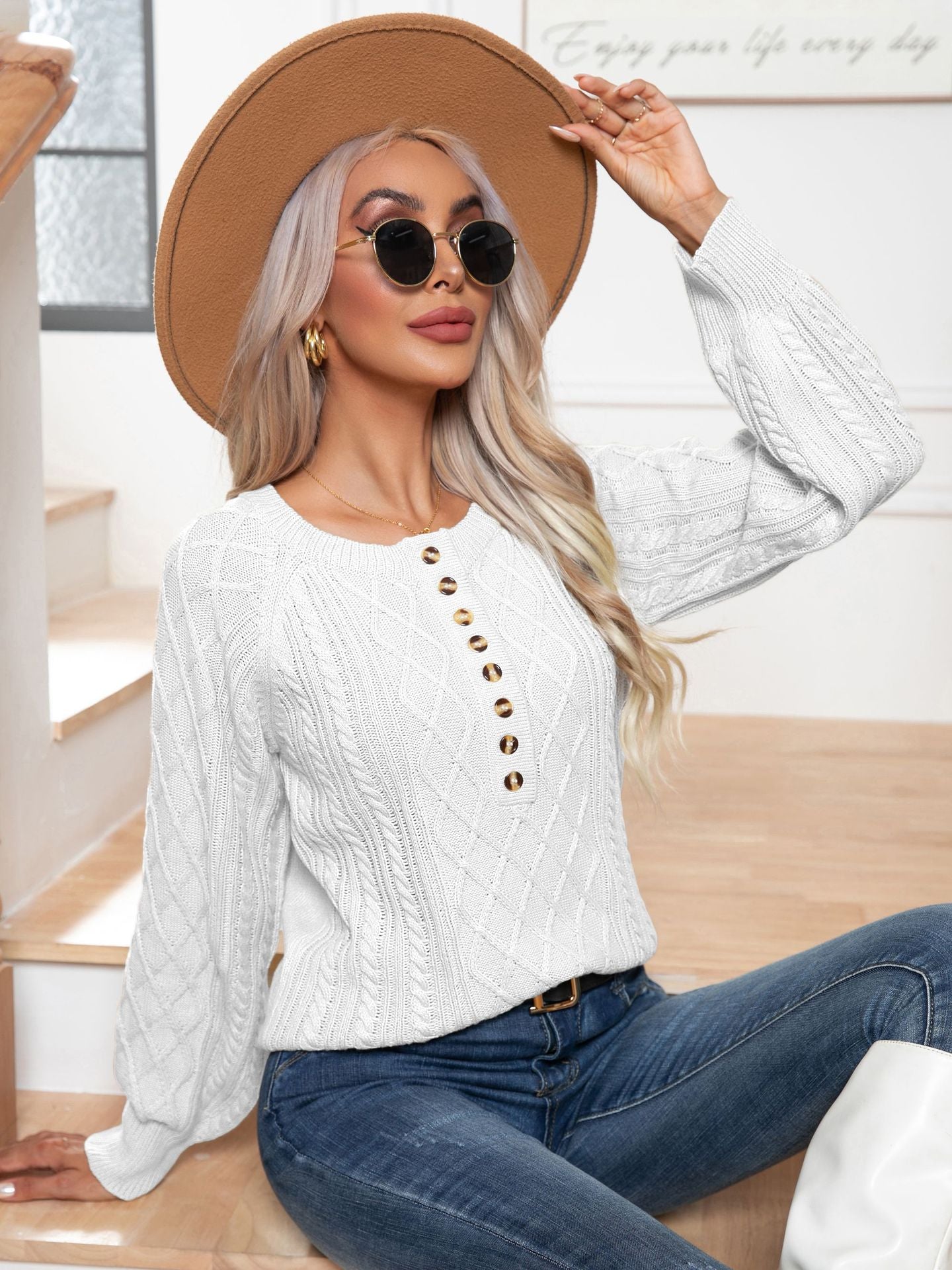 Damen Strickpullover mit eleganten Knopfdetails und modernem Zopfmuster R&B