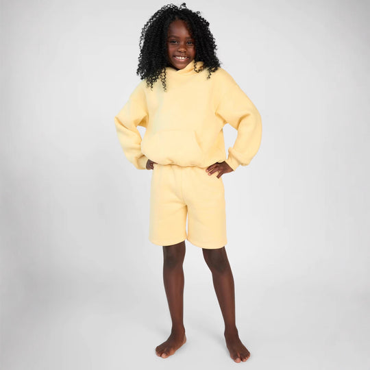 Damen Kapuzensweatshirt und Shorts-Set aus weichem Fleece mit praktischen Taschen R&B