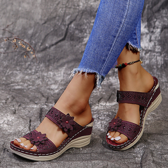 Damen Komfortable Wedge-Sandalen mit floralen Verzierungen R&B