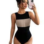Damen Hochgeschnittener Badeanzug mit elegantem, rippierten Oberteil R&B