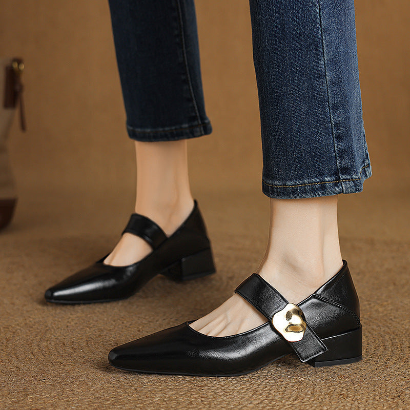 Damen elegante Pumps mit modischem Riemchen und glänzendem Schmuckdetail R&B