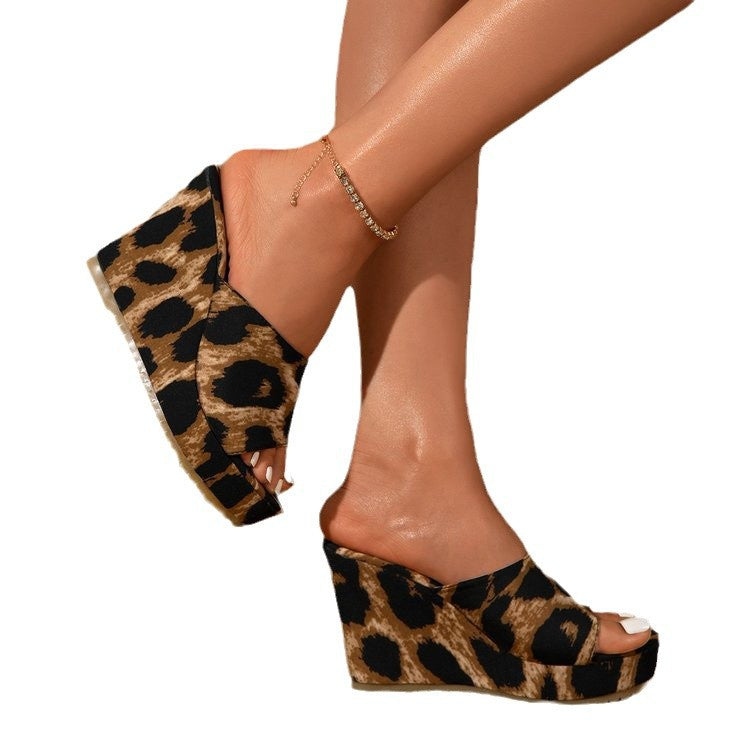 Damen Keilabsatz-Mules mit Leopardenmuster R&B