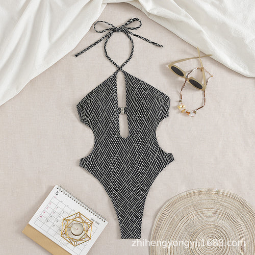 Damen Einteiler Badeanzug mit kreativem Cut-Out R&B