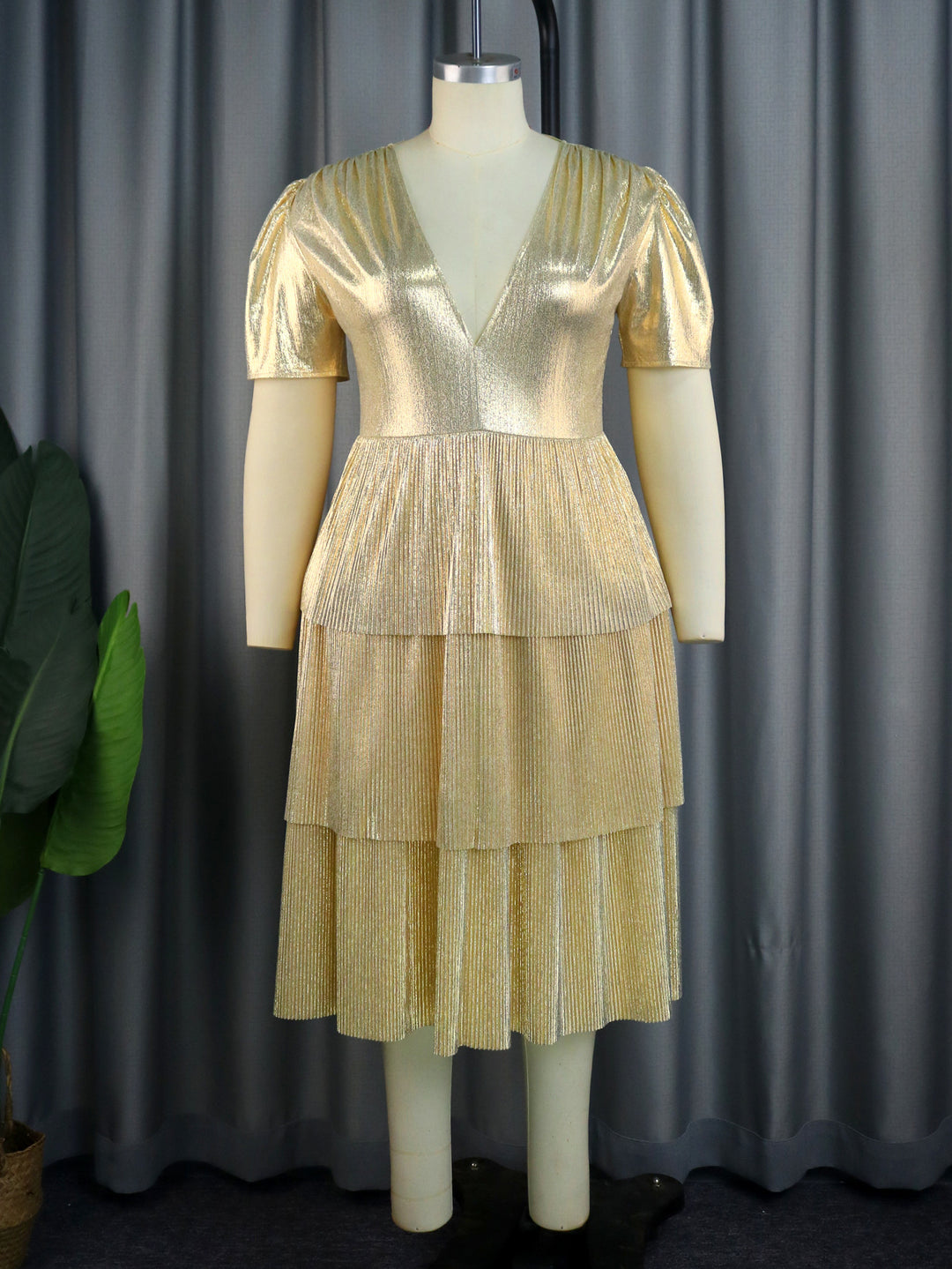 Damen Glänzendes Abendkleid mit voluminösem Rüschendesign R&B