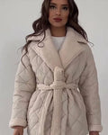 Damen gesteppte Fleecejacke mit Gürtel und großem Kragen R&B