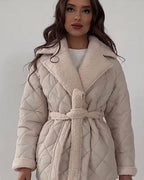 Damen gesteppte Fleecejacke mit Gürtel und großem Kragen R&B