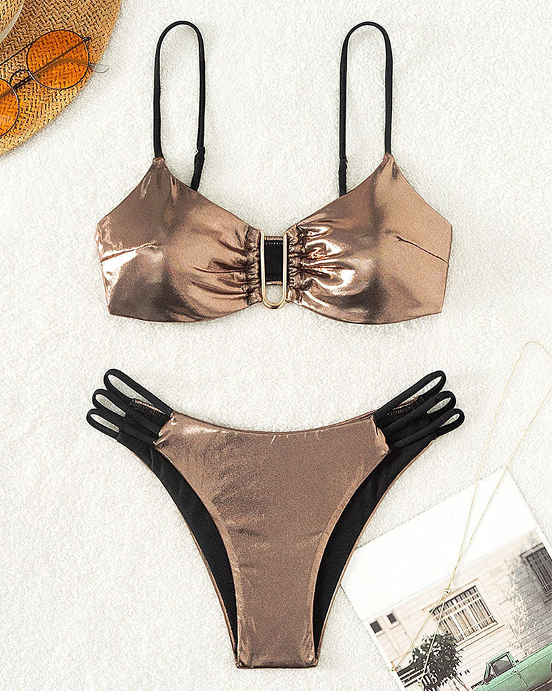Damen Hochglänzender Bikini mit elegantem Ringdetail