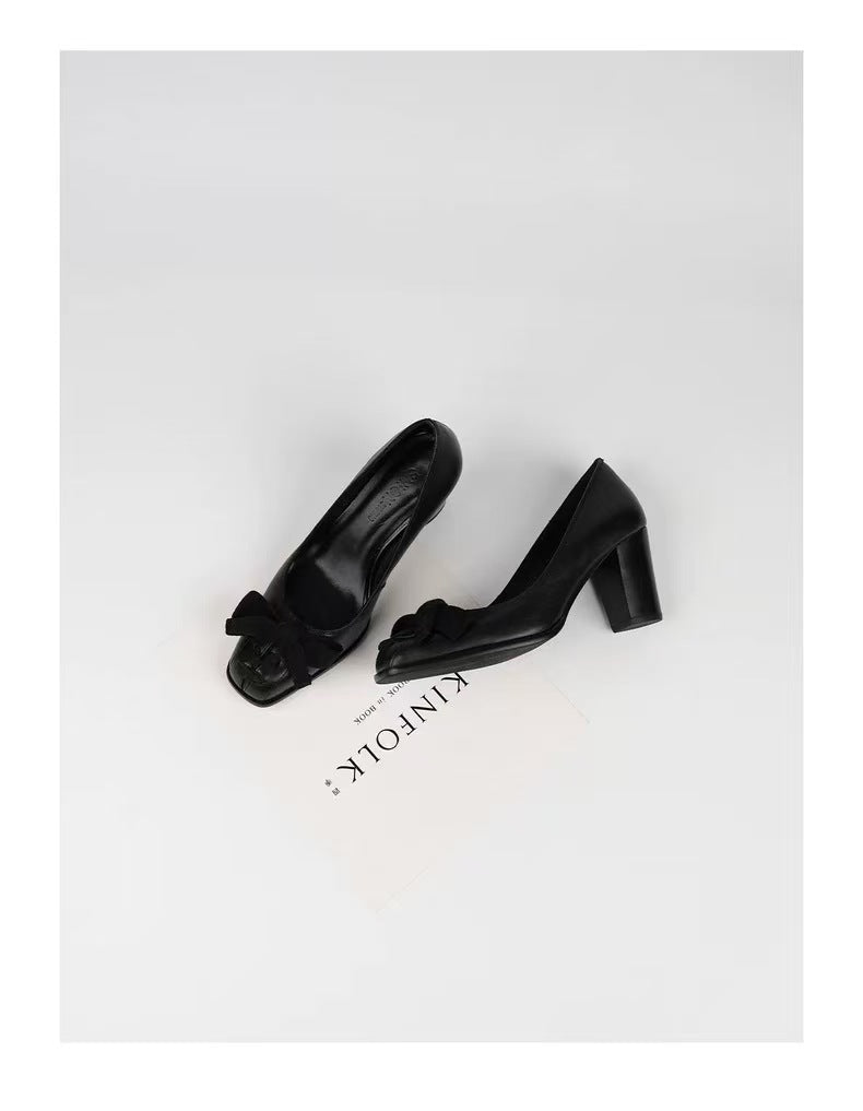 Damen elegante Pumps mit modischer Schleifenapplikation und bequemem Blockabsatz R&B