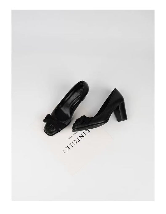 Damen elegante Pumps mit modischer Schleifenapplikation und bequemem Blockabsatz R&B