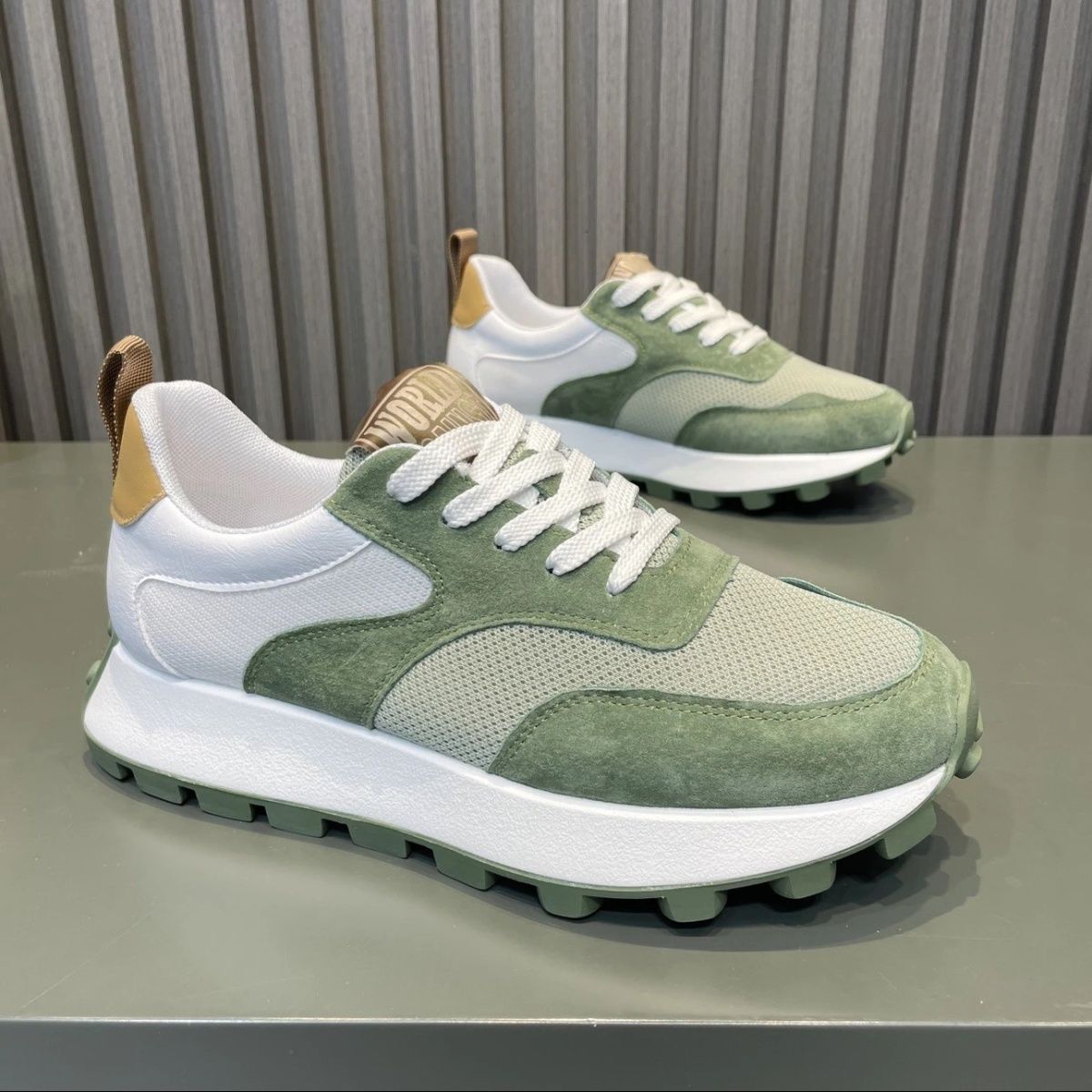 Damen sportliche Sneakers mit rutschfester Sohle und komfortablem Obermaterial R&B