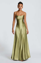 Damen Elegantes Maxikleid mit raffinierten Spaghetti-Trägern und fließendem Satin EB