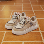 Damen Sportliche Sneakers mit dekorativen Akzenten R&B