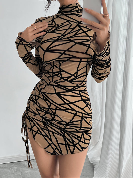 Damen Minikleid mit raffiniertem Raffungseffekt und modernem geometrischen Muster R&B