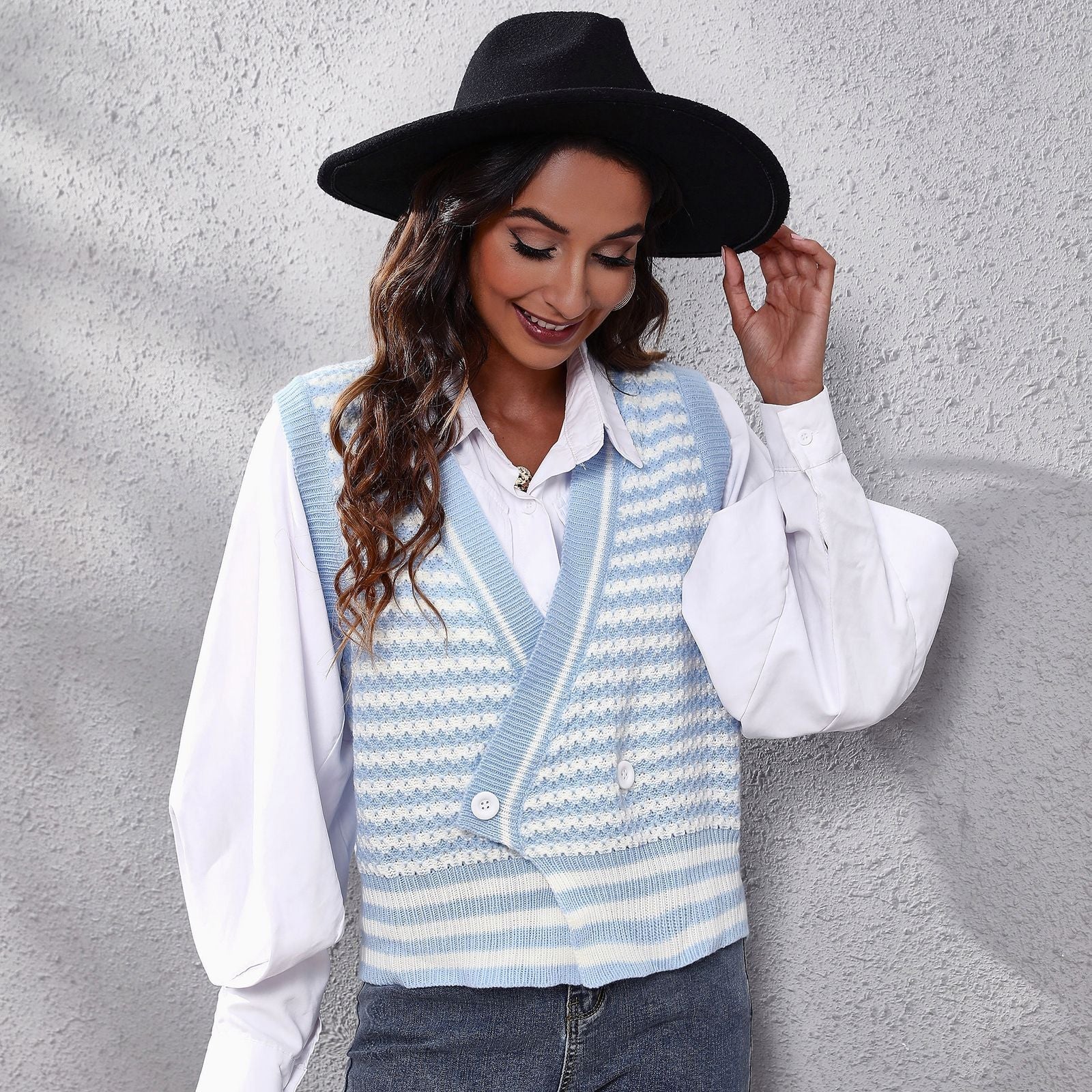 Damen Strickweste mit modernem Zickzackmuster und vorteilhaftem Schnitt R&B