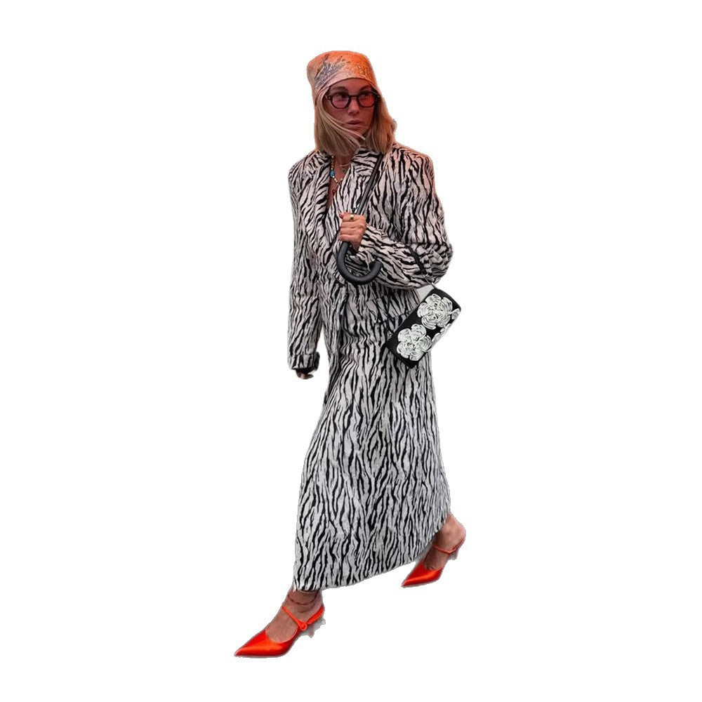 Damen modischer Langmantel mit animalischem Print R&B