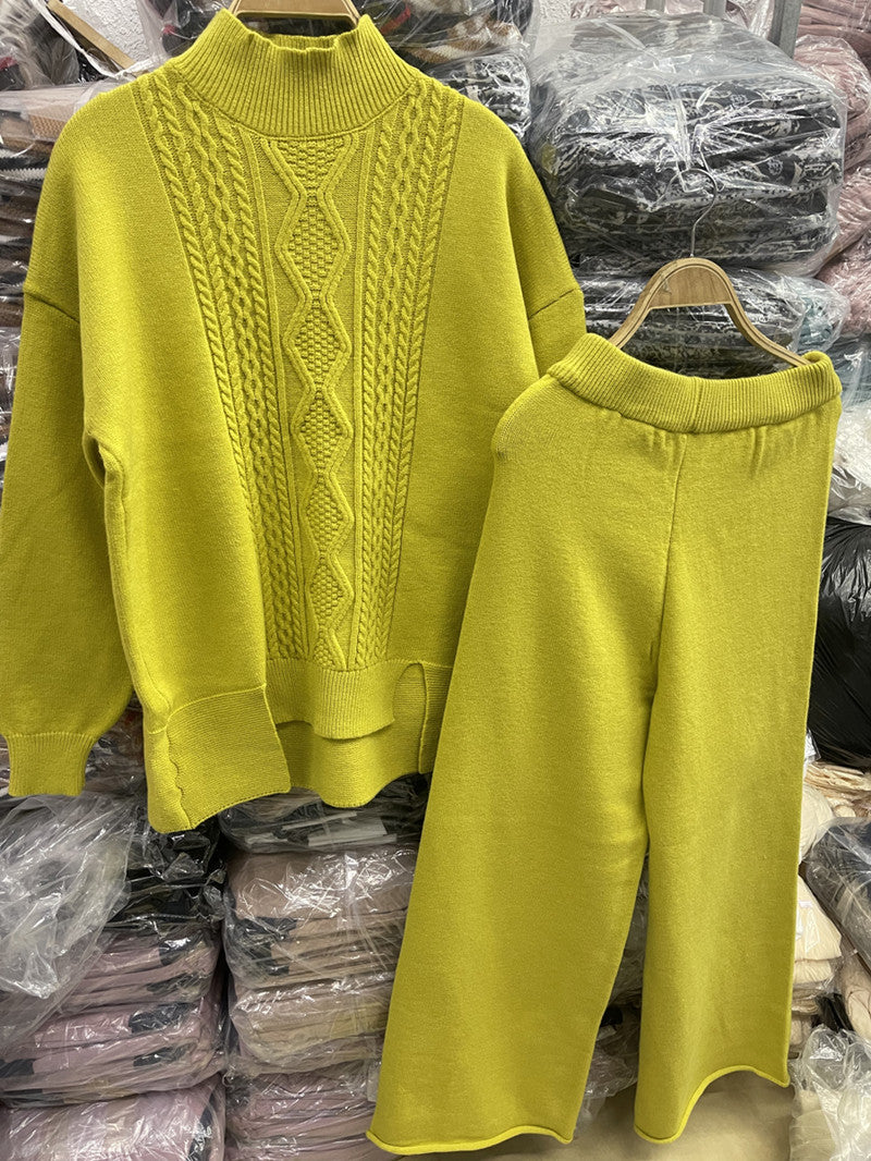 Damen eleganter Strickanzug mit hohem Kragen und farbenfrohem Muster R&B