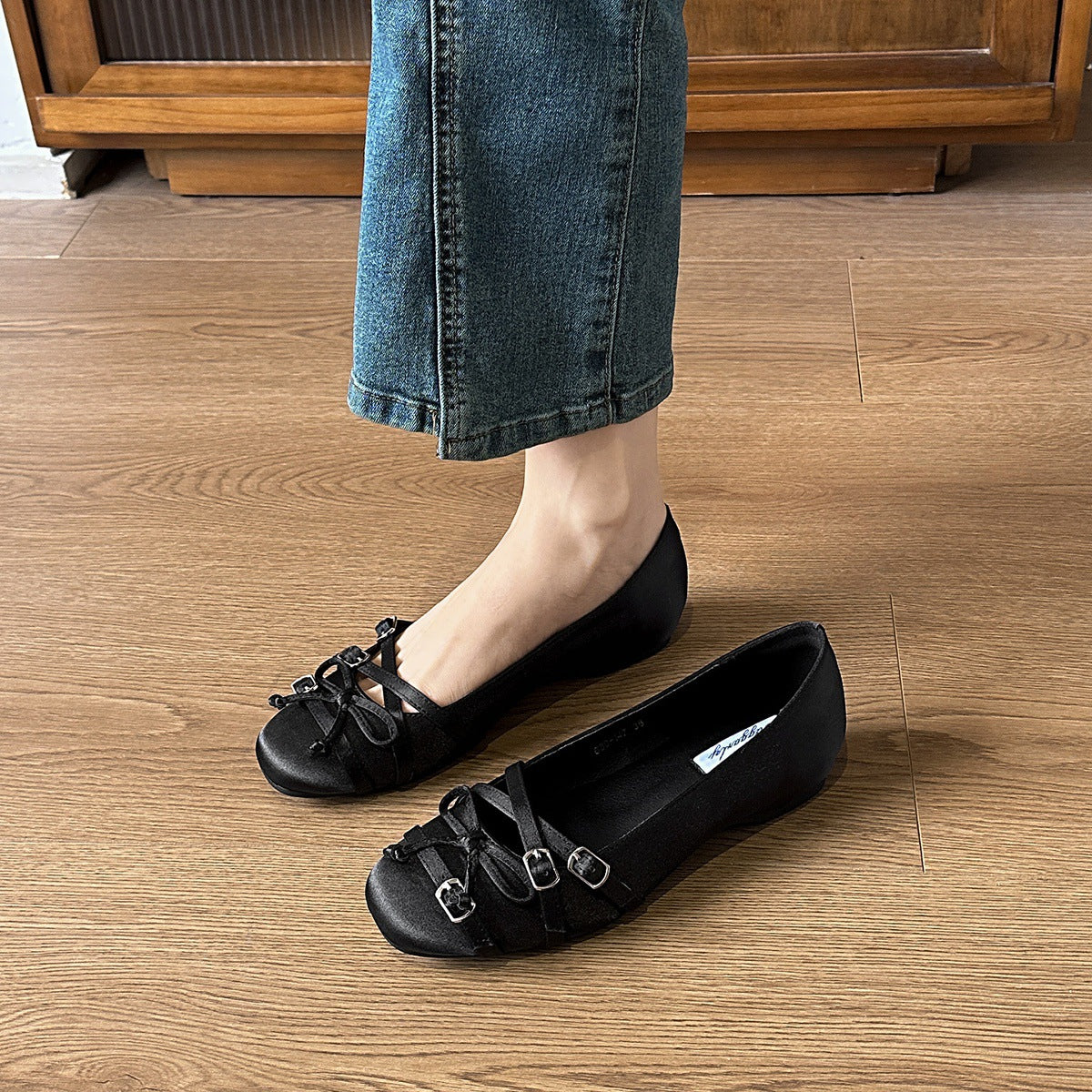 Damen Ballerinas mit modischen Riemchen und dekorativen Schnallen